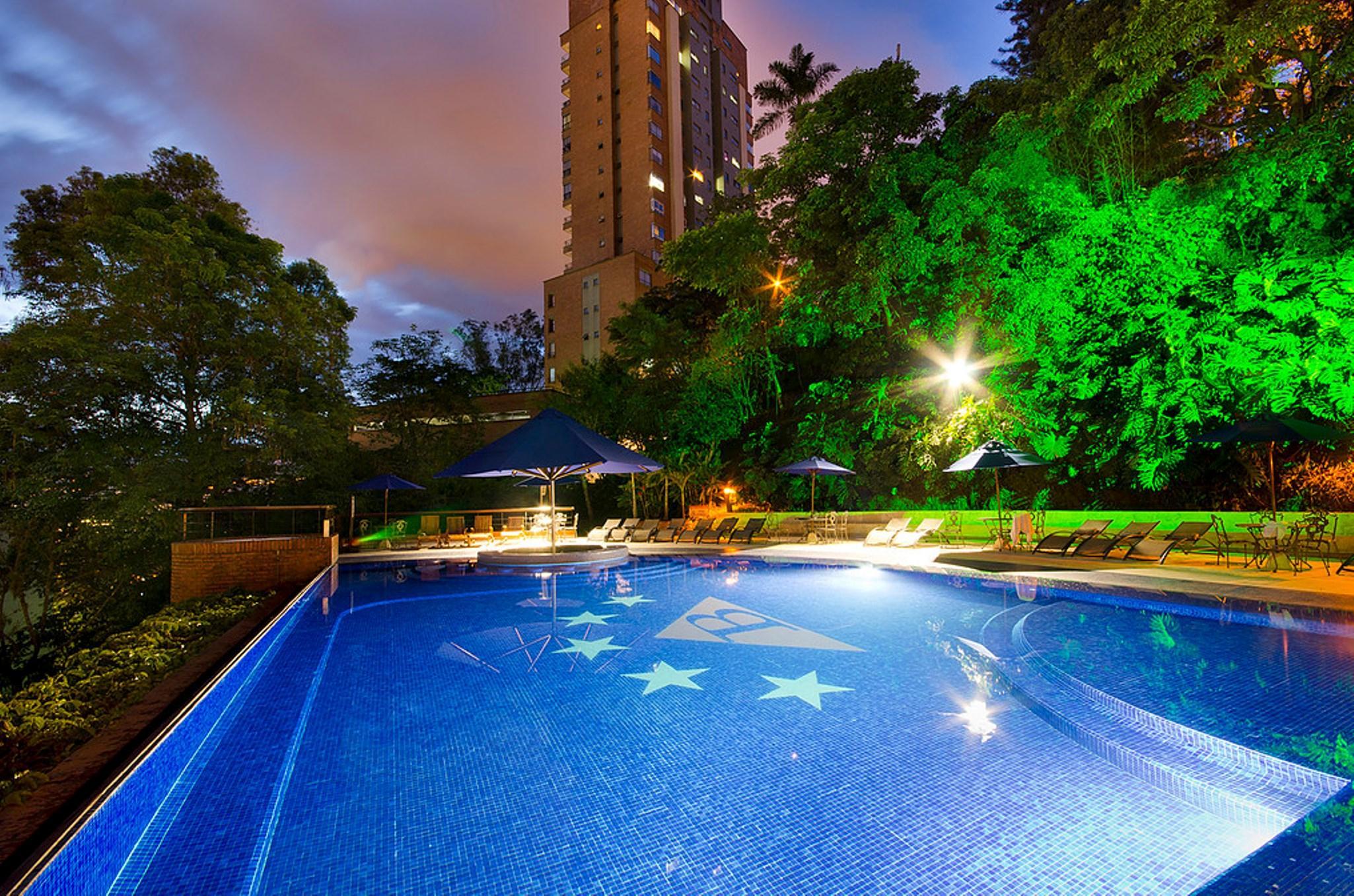 Hotel Dann Carlton Belfort Medellin Ngoại thất bức ảnh Swimming pool