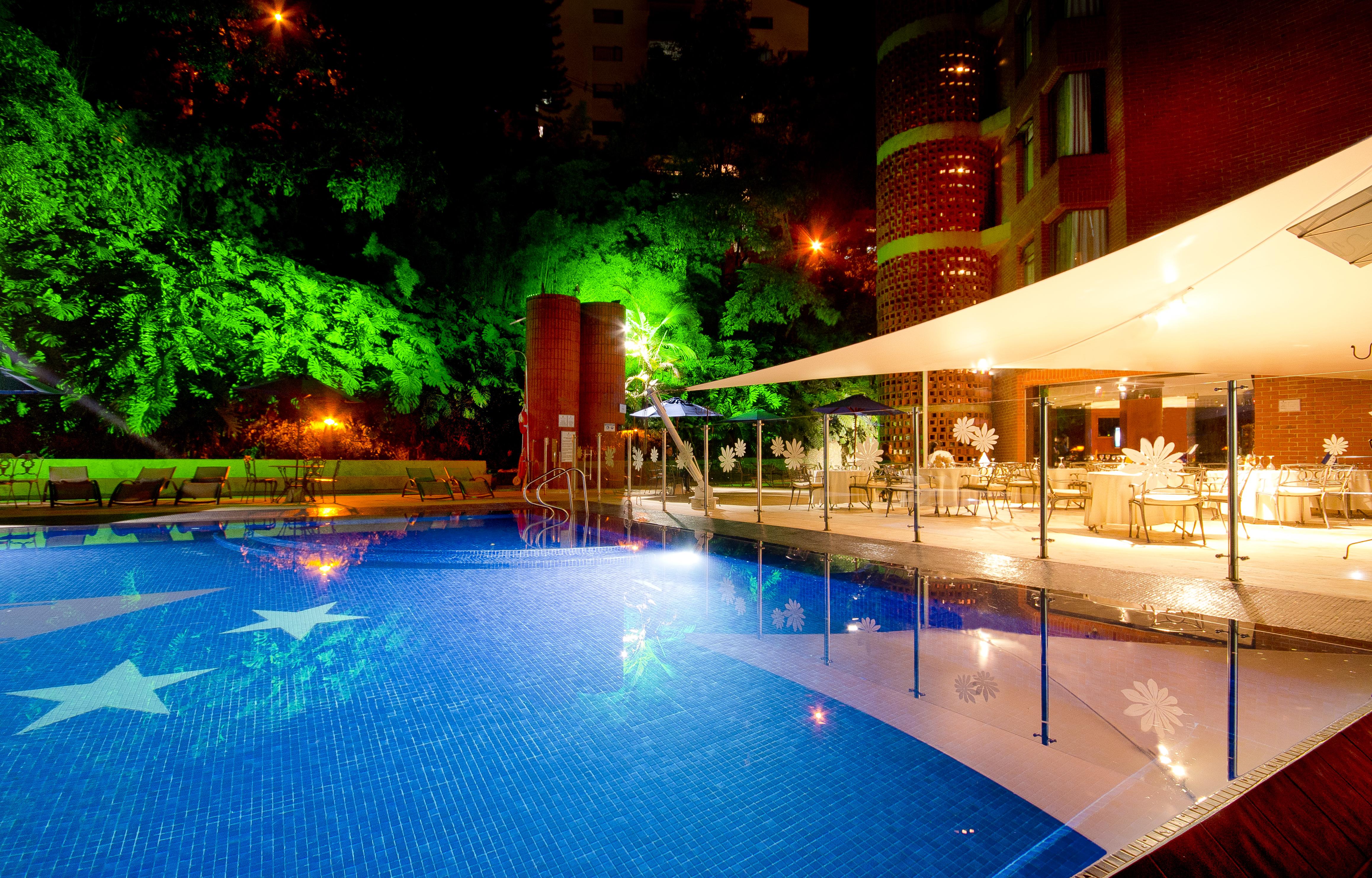 Hotel Dann Carlton Belfort Medellin Ngoại thất bức ảnh Swimming pool