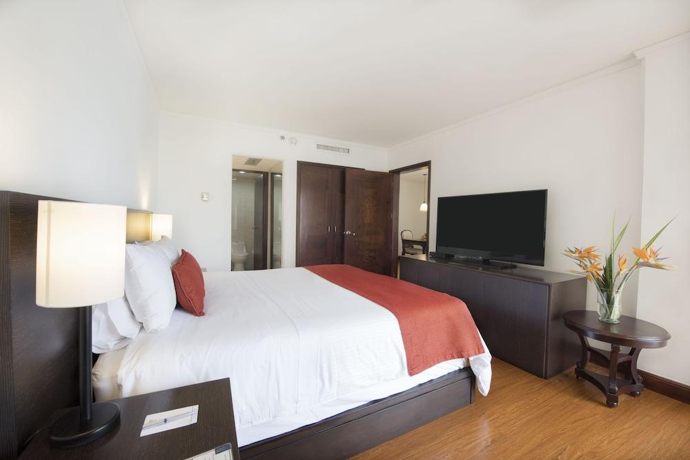 Hotel Dann Carlton Belfort Medellin Ngoại thất bức ảnh A bedroom at the hotel
